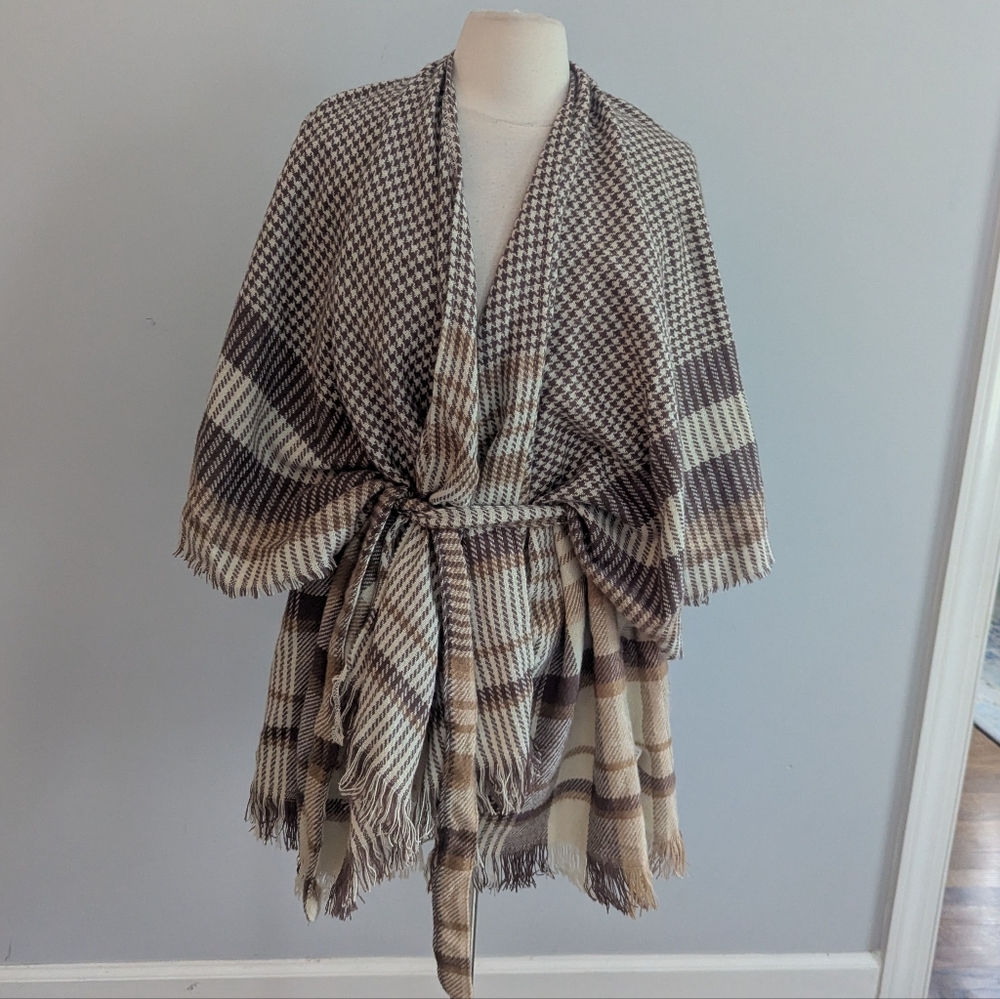 NEW Twig Arrow Plaid Fringe Belted Poncho Sweater Fringe Grey Tan One size